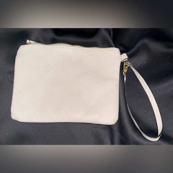 Steve Madden Handbags - Minimalist Cream Leather Wristlet Clutch